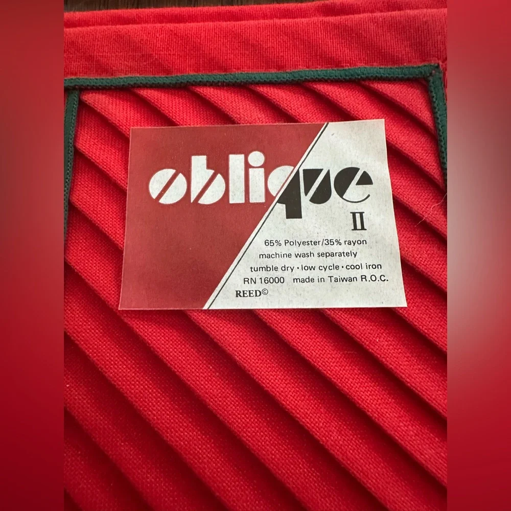 Vintage Oblique Red Green Christmas Quilted Placemats & Linen Napkins 4 ea. MCM